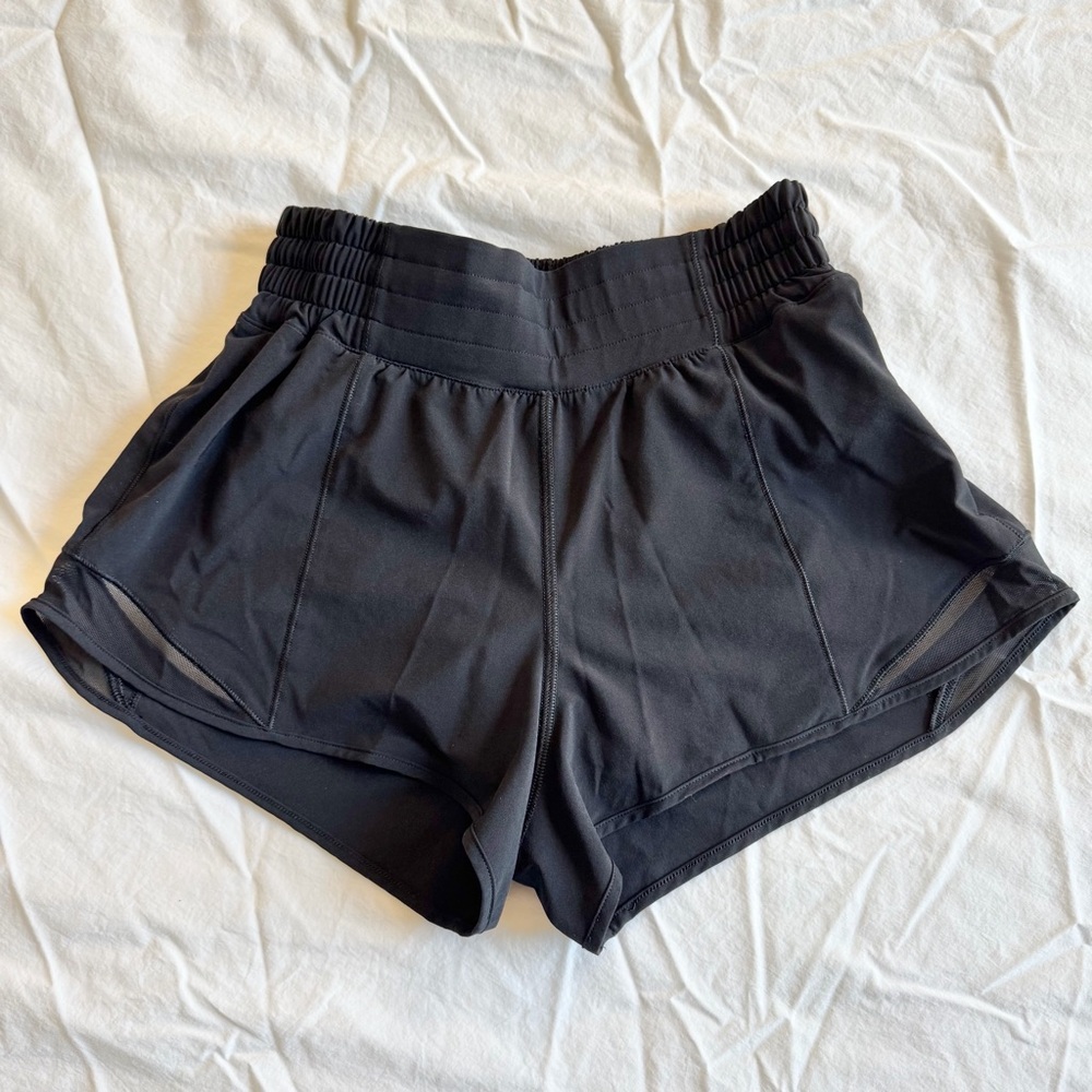 Lululemon Hotty Hot HR 2.5” Black Shorts